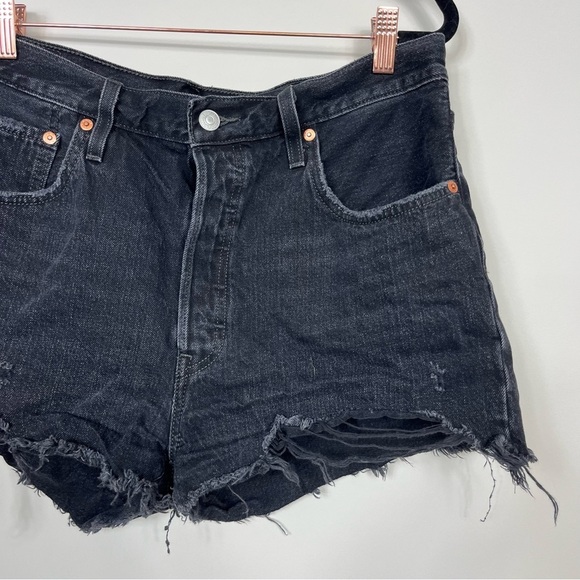 LEVI’S DISTRESSED BLACK DENIM SHORTS WITH 6 BUTTON FLY SIZE 32 - Picture 10 of 15